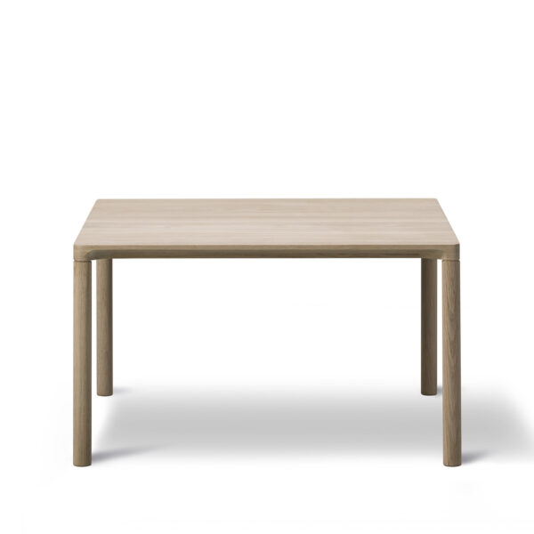 Fredericia Furniture Piloti 6725 sidobord Lackad ek-höjd 35 cm